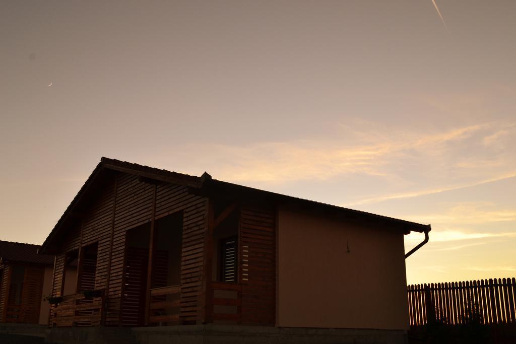 Casute De Vacanta - Complex Ben Villa ออกนา ซีบิวลุย ภายนอก รูปภาพ